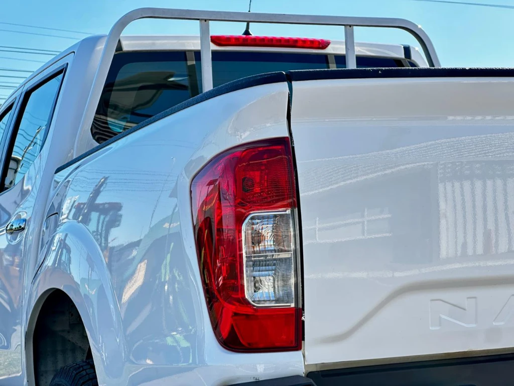 Nissan Navara Navara Dc 4x4 2.3 Tdi Se año 2023