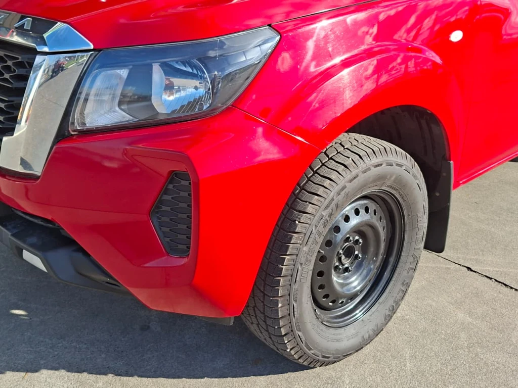 Nissan Navara Dc 4x2 2.3tdi Se año 2023
