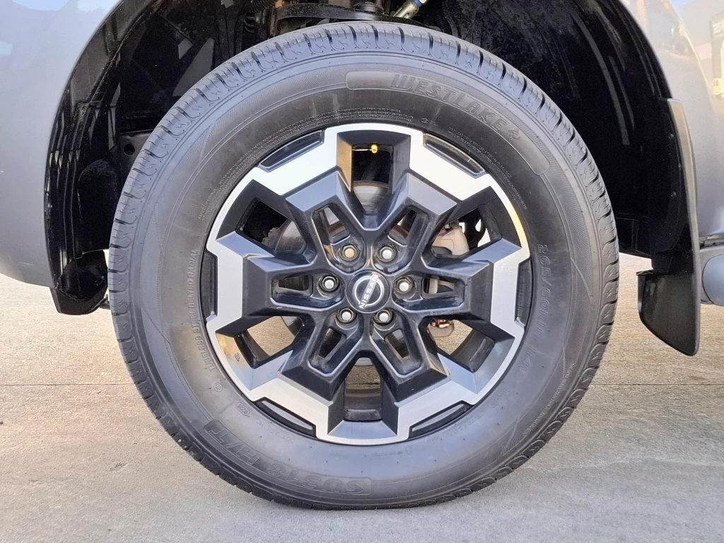 Nissan Navara Navara Dc 4x4 2.3tdi Le Mt año 2023