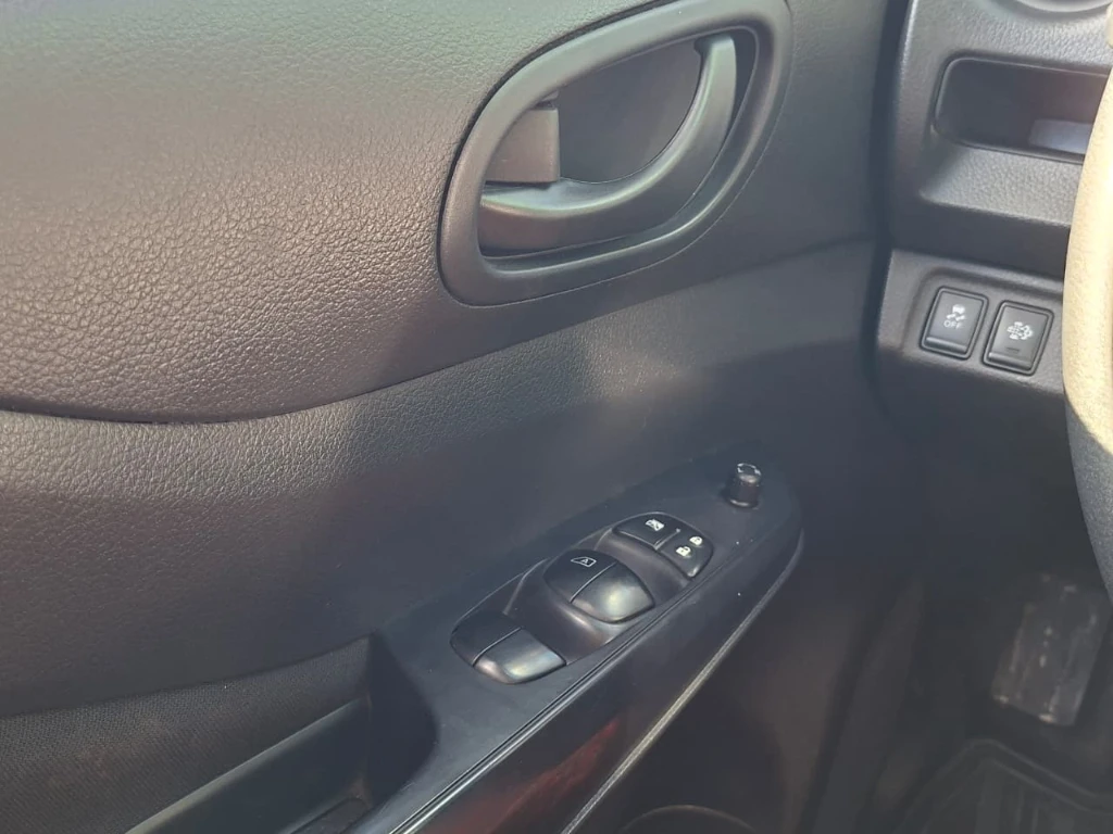 Nissan Navara Dc 4x2 2.3tdi Se año 2023