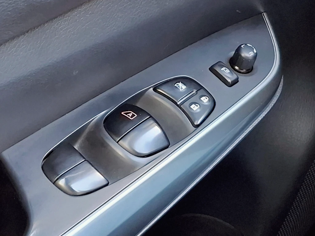 Nissan Navara Navara Dc 4x4 2.3tdi Le Mt año 2023