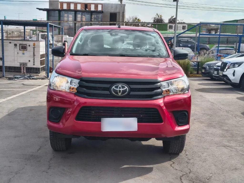Toyota Hilux Dx Tss 4x2 Mt año 2023