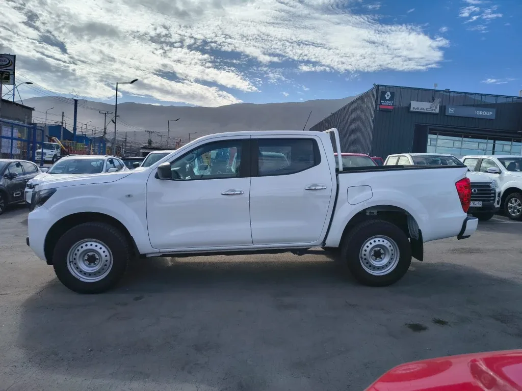 Nissan Navara Dc 4x2 2.3tdi Se año 2023