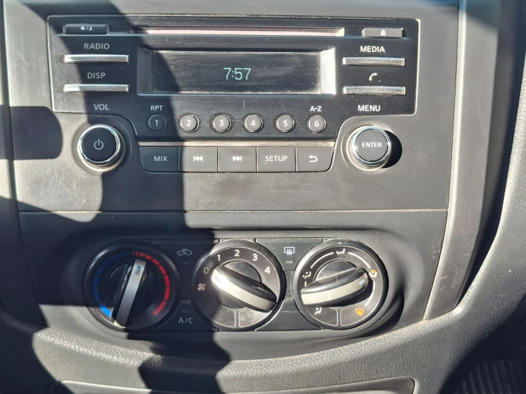 Nissan Navara Dc 4x2 2.3tdi Se año 2023