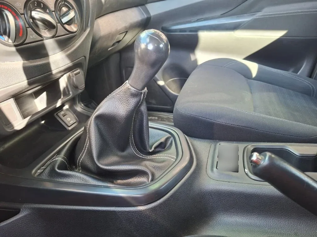Nissan Navara Dc 4x2 2.3tdi Se año 2023