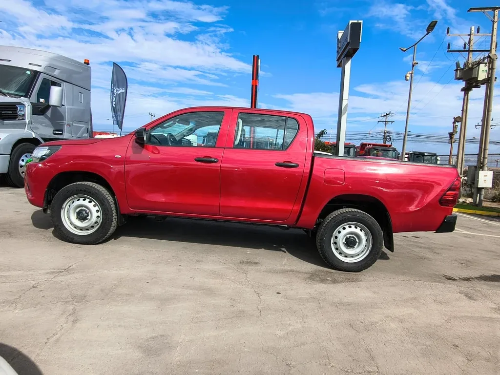 Toyota Hilux Dx Tss 4x2 Mt año 2023