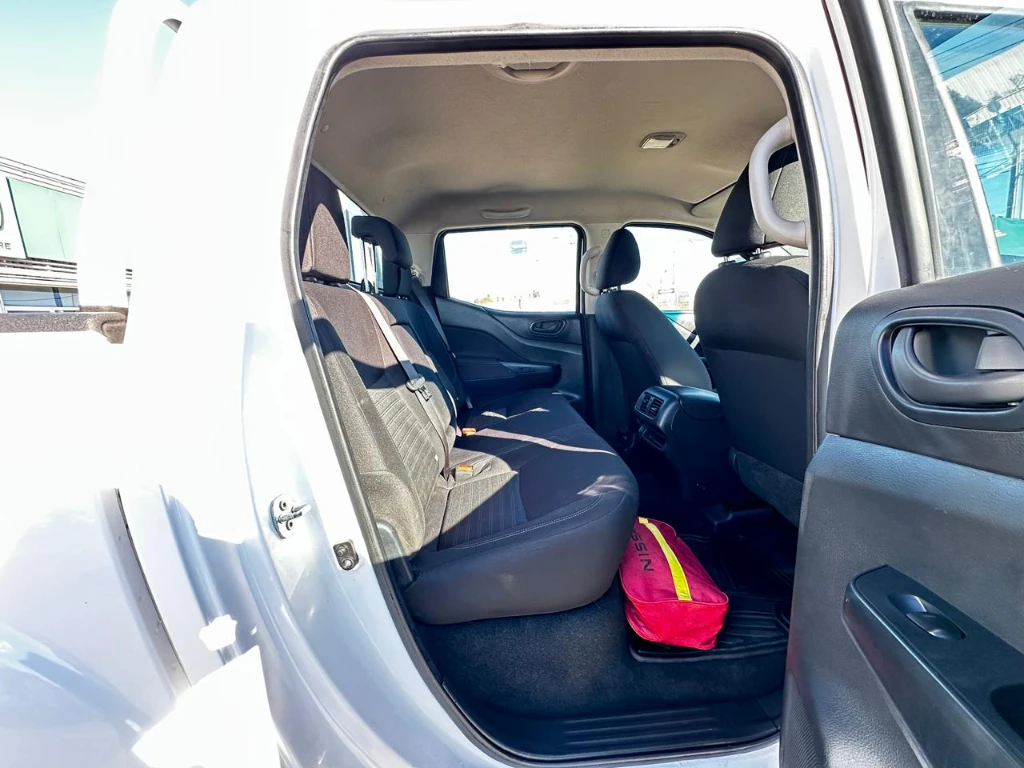 Nissan Navara Navara Dc 4x4 2.3 Tdi Se año 2023