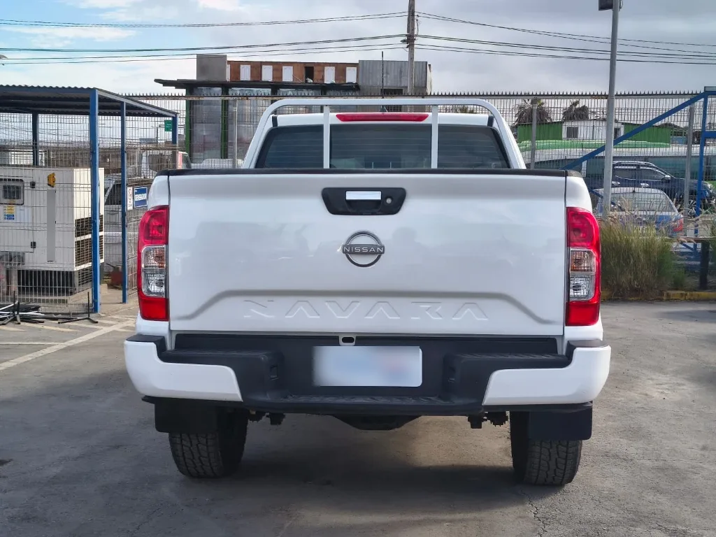 Nissan Navara Dc 4x2 2.3tdi Se año 2023