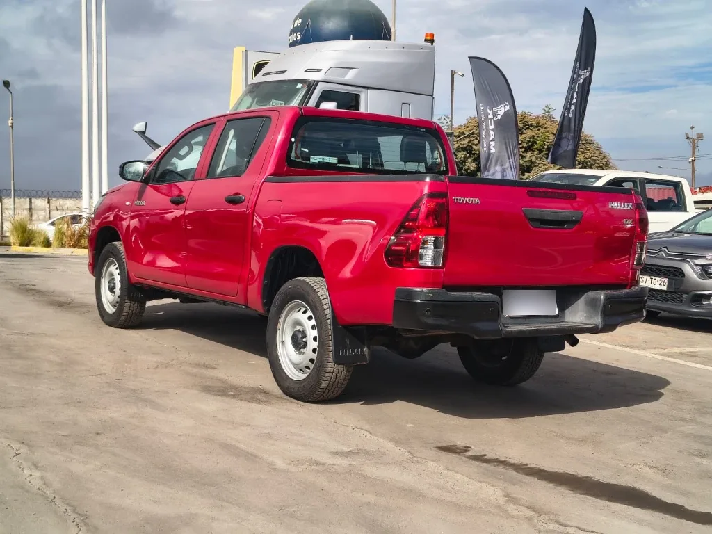 Toyota Hilux Dx Tss 4x2 Mt año 2023