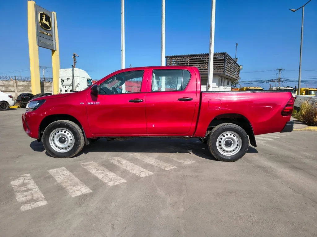 Toyota Hilux Dc 4x4 2.4 D Dx Mt año 2024