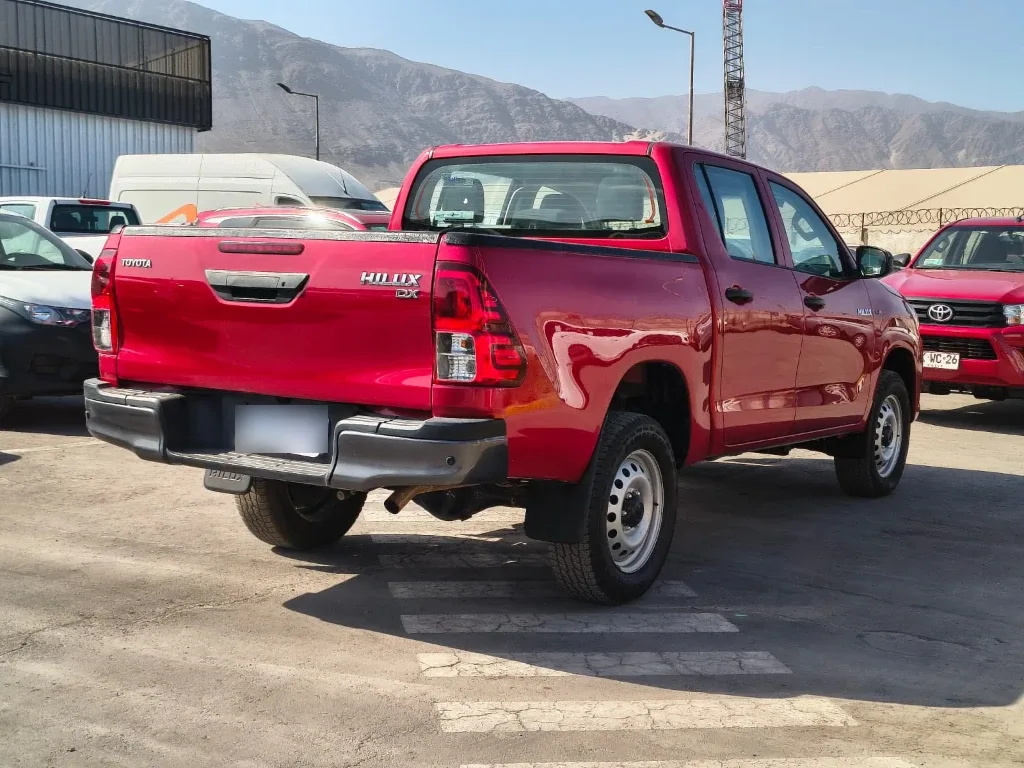 Toyota Hilux Dc 4x4 2.4 D Dx Mt año 2024