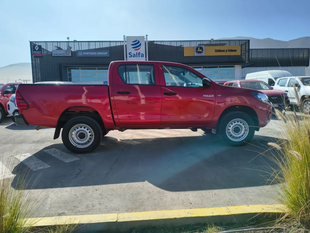 Toyota Hilux Dc 4x4 2.4 D Dx Mt año 2024