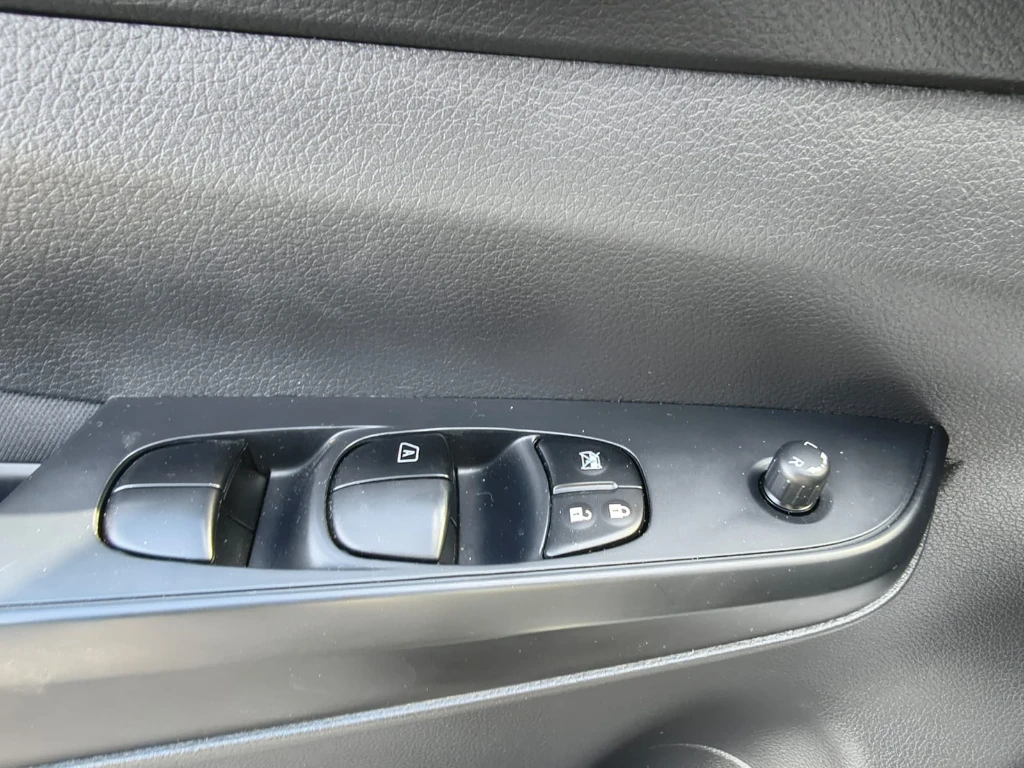 Nissan Navara Dc 4x2 2.3tdi Se año 2023