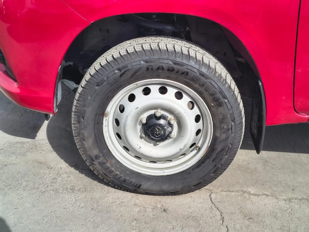 Toyota Hilux Dx Tss 4x2 Mt año 2023