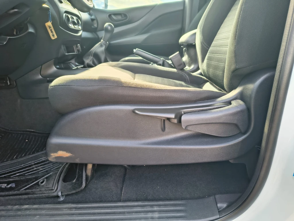 Nissan Navara Dc 4x2 2.3tdi Se año 2023