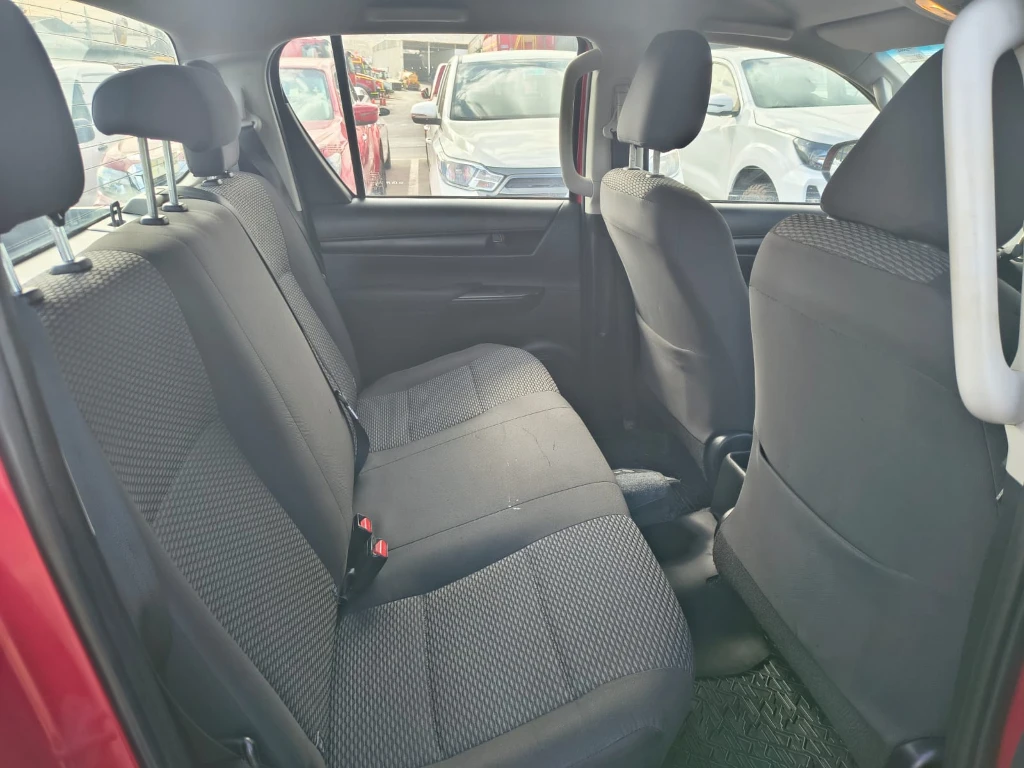 Toyota Hilux Dx Tss 4x2 Mt año 2023
