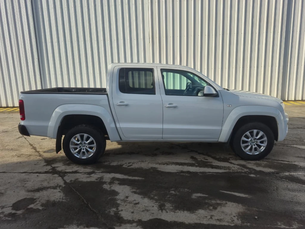 Volkswagen Amarok Dcab Tdi 4x4 Trendline 2.0 año 2023