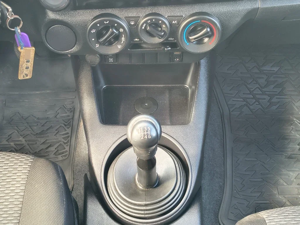 Toyota Hilux Dx Tss 4x2 Mt año 2023