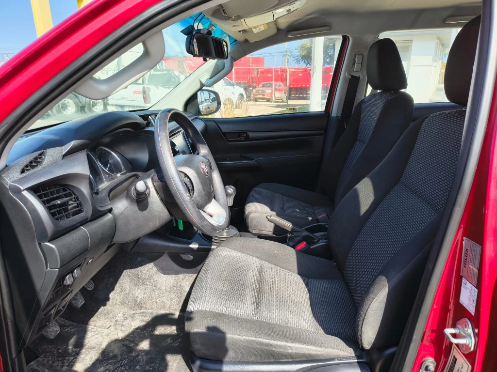Toyota Hilux Dc 4x4 2.4 D Dx Mt año 2024