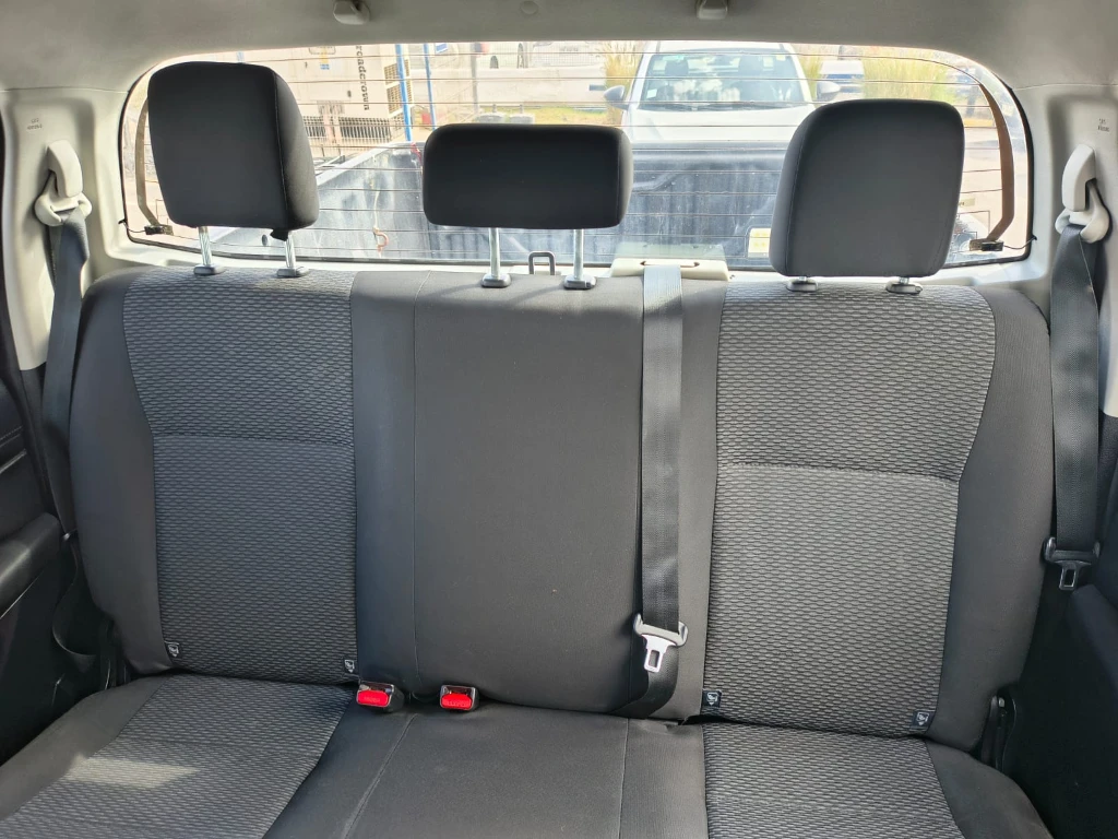 Toyota Hilux Dx Tss 4x2 Mt año 2023