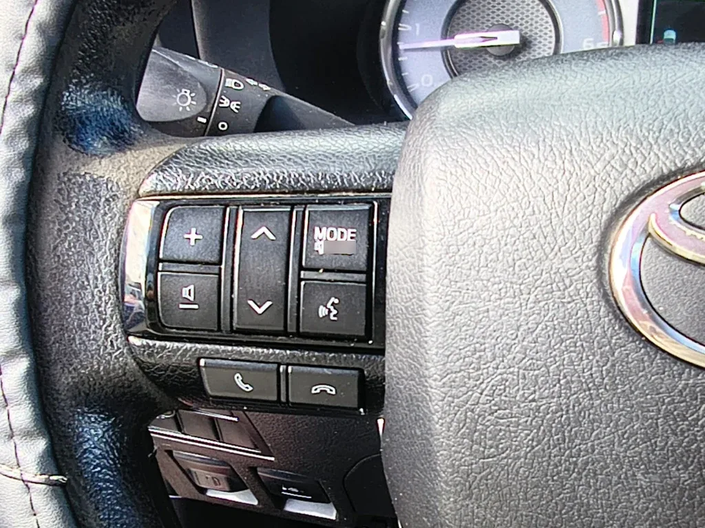 Toyota Hilux Dx Tss 4x2 Mt año 2023