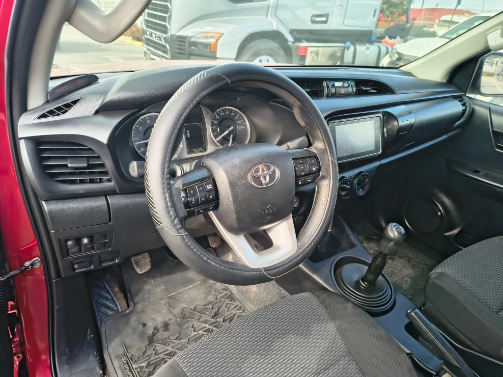 Toyota Hilux Dx Tss 4x2 Mt año 2023