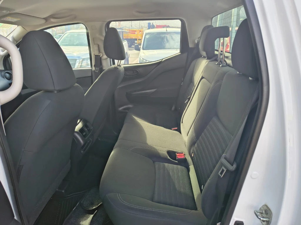 Nissan Navara Dc 4x2 2.3tdi Se año 2023