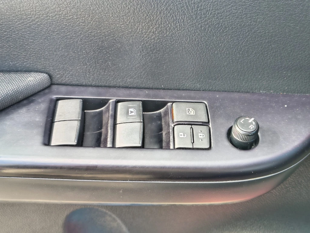 Toyota Hilux Dx Tss 4x2 Mt año 2023