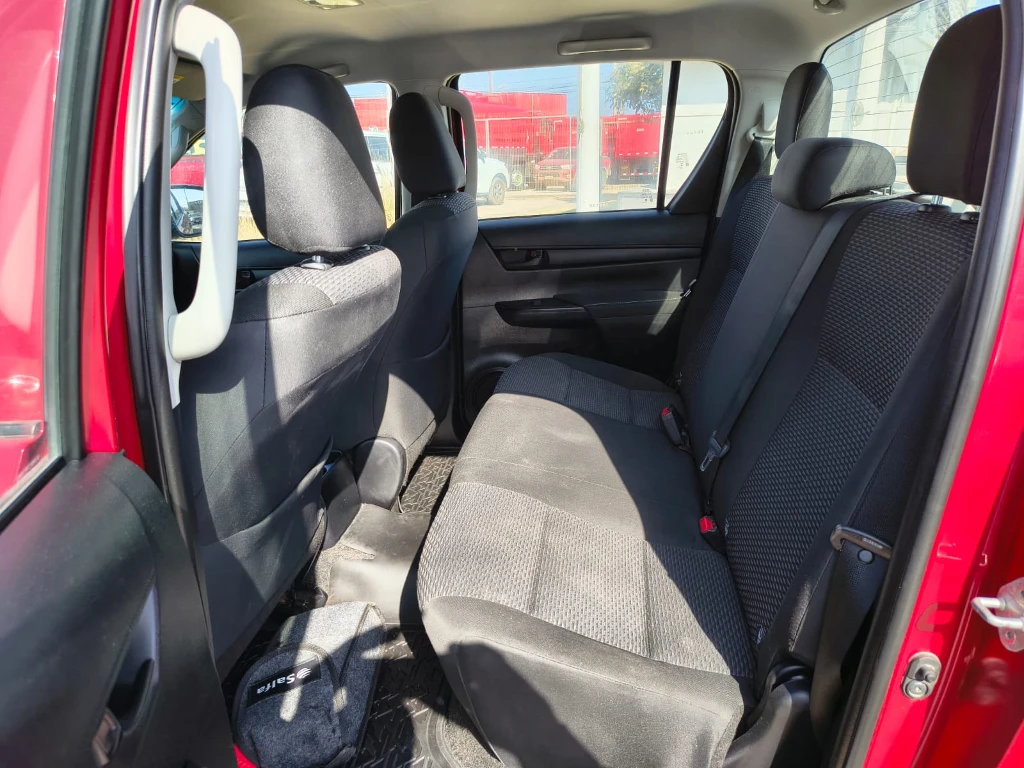 Toyota Hilux Dc 4x4 2.4 D Dx Mt año 2024
