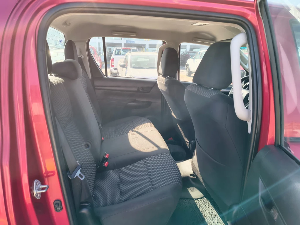 Toyota Hilux Dc 4x4 2.4 D Dx Mt año 2024