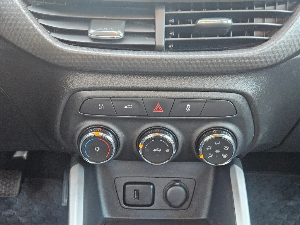 Chevrolet Onix Hb 1.0t Ltz Mt P Onstar año 2023