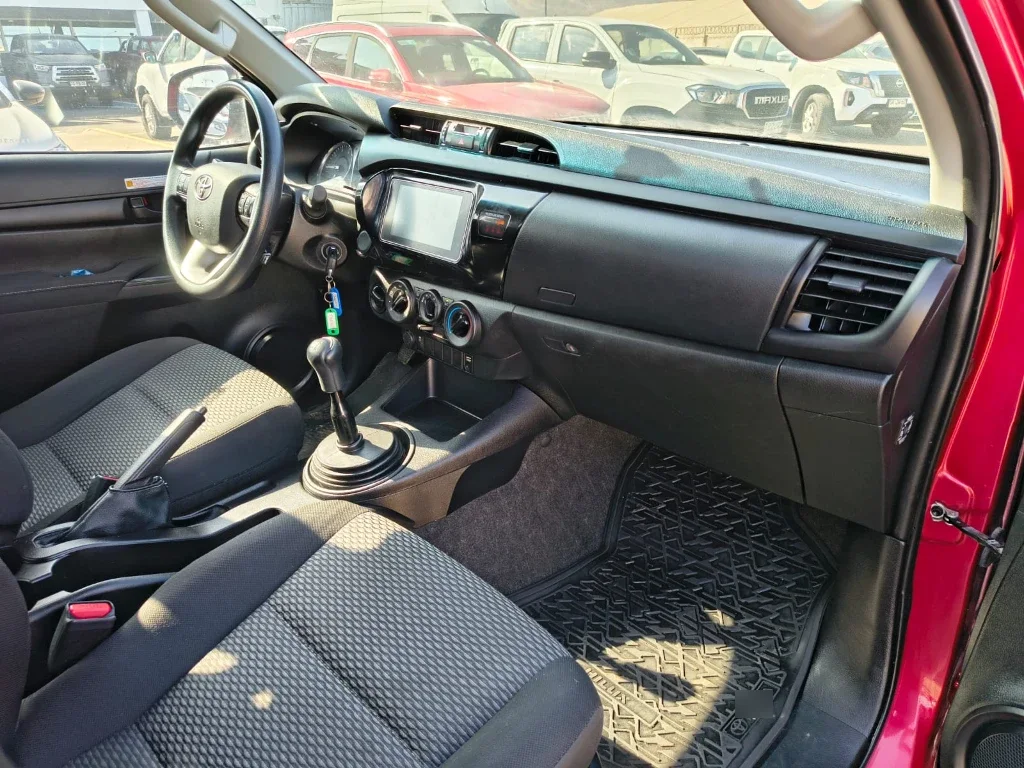 Toyota Hilux Dc 4x4 2.4 D Dx Mt año 2024