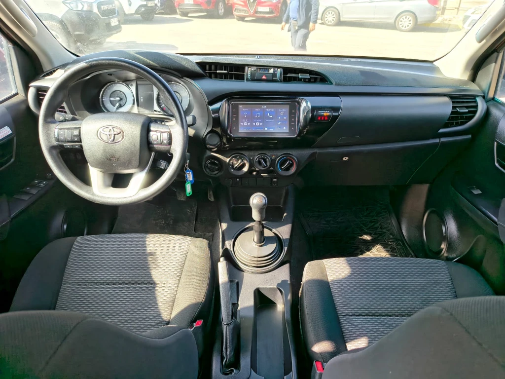 Toyota Hilux Dc 4x4 2.4 D Dx Mt año 2024