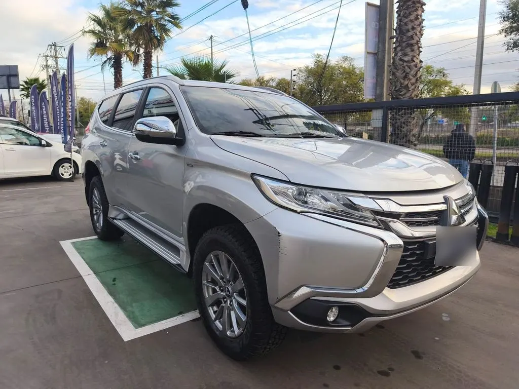 Mitsubishi Montero Sport 2.4 Aut 4x2 Diesel año 2020
