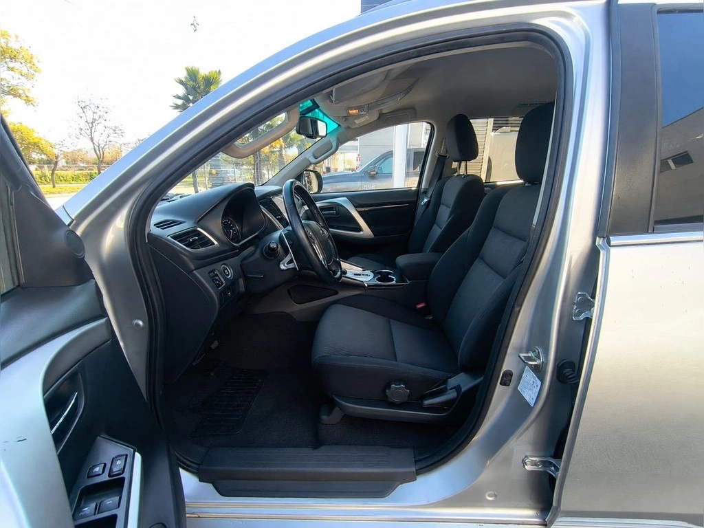 Mitsubishi Montero Sport 2.4 Aut 4x2 Diesel año 2020