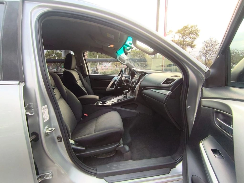 Mitsubishi Montero Sport 2.4 Aut 4x2 Diesel año 2020