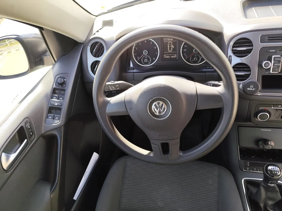 VOLKSWAGEN TIGUAN 1.4 Fl Comf. Tsi 4x2 Mt año 2015