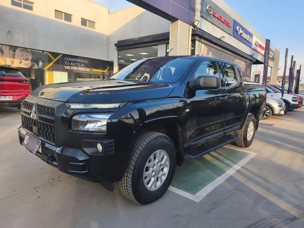 Mitsubishi L200 Work Xr 2.4 4x2 Mt año 2025