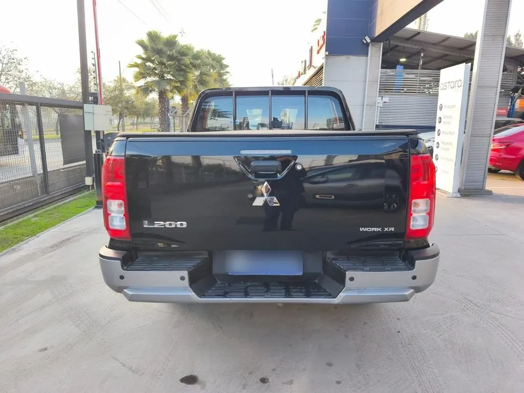 Mitsubishi L200 Work Xr 2.4 4x2 Mt año 2025