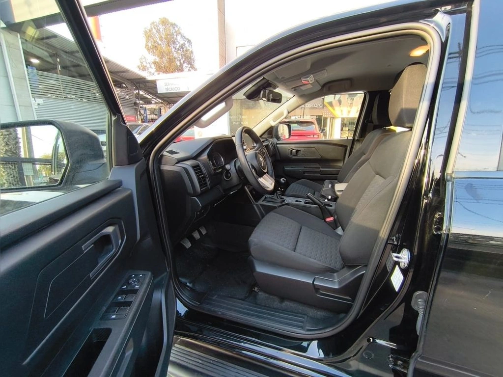 Mitsubishi L200 Work Xr 2.4 4x2 Mt año 2025