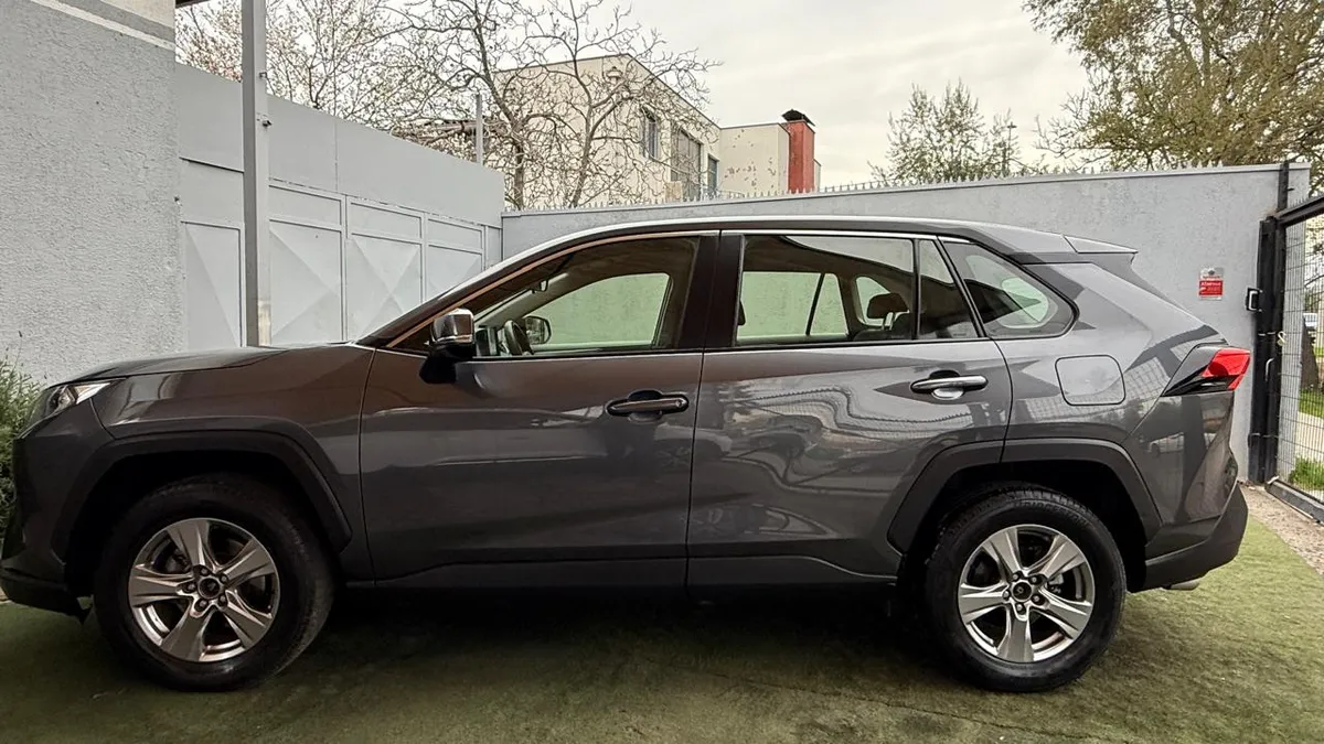 Toyota Rav4 2.0 Le 4x4 Mt 5p. año 2022