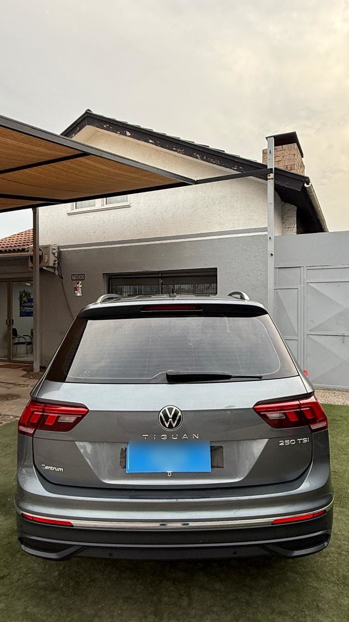 Volkswagen Tiguan 1.4 Tsi Comfortline 4x2 150 Hp At 5p. año 2022