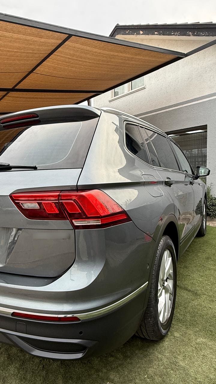 Volkswagen Tiguan 1.4 Tsi Comfortline 4x2 150 Hp At 5p. año 2022