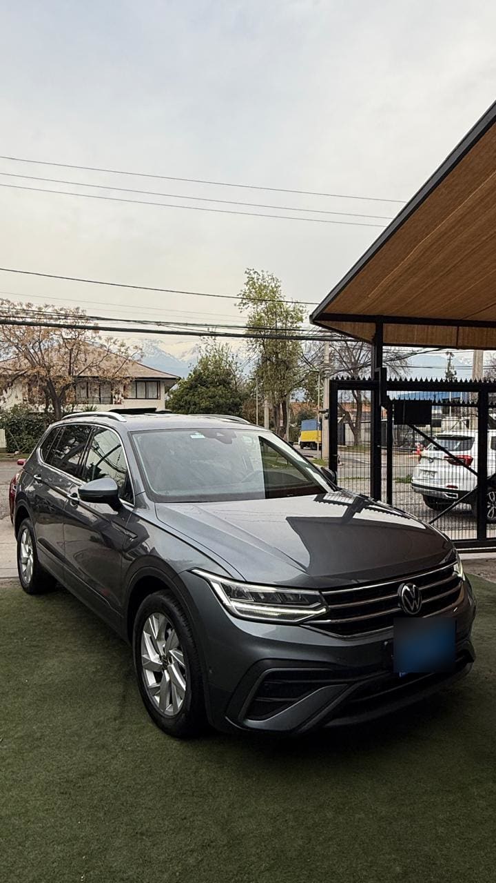 Volkswagen Tiguan 1.4 Tsi Comfortline 4x2 150 Hp At 5p. año 2022