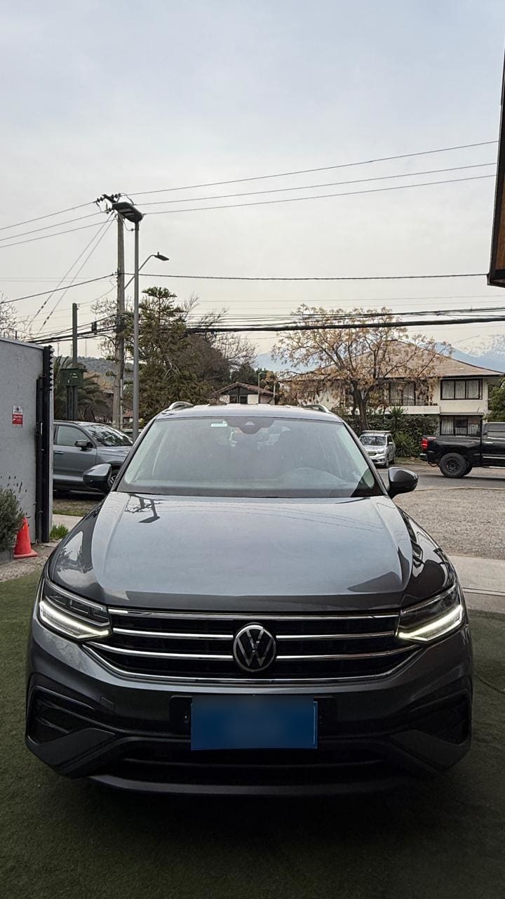 Volkswagen Tiguan 1.4 Tsi Comfortline 4x2 150 Hp At 5p. año 2022