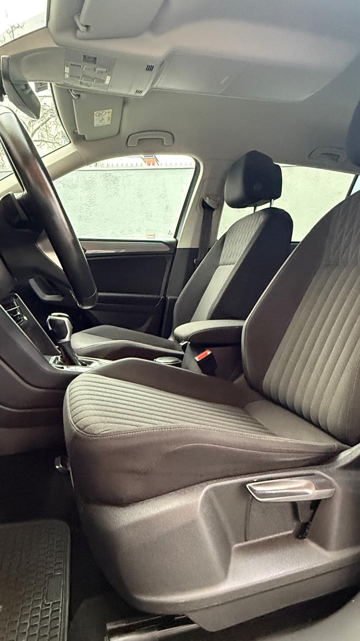 Volkswagen Tiguan 1.4 Tsi Comfortline 4x2 150 Hp At 5p. año 2022