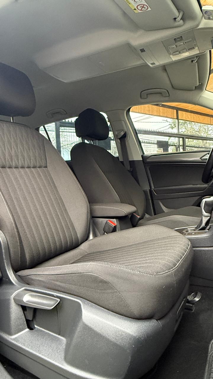 Volkswagen Tiguan 1.4 Tsi Comfortline 4x2 150 Hp At 5p. año 2022