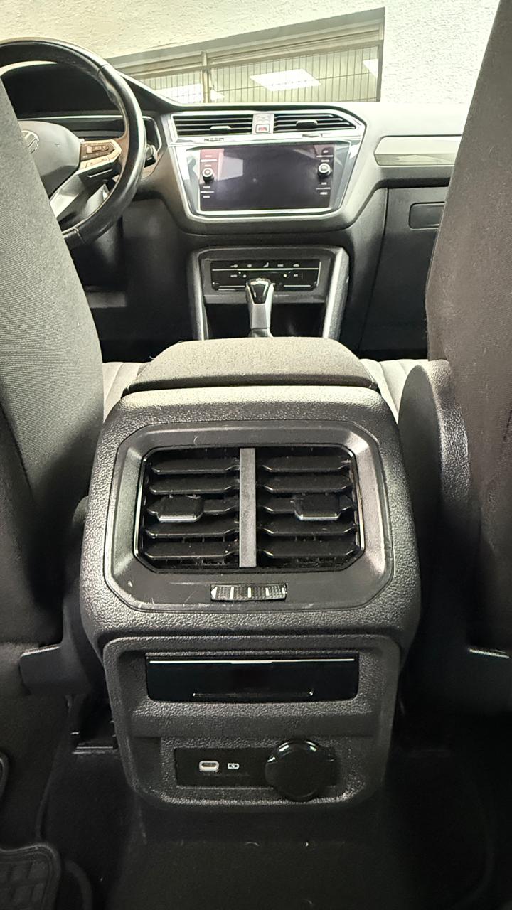 Volkswagen Tiguan 1.4 Tsi Comfortline 4x2 150 Hp At 5p. año 2022