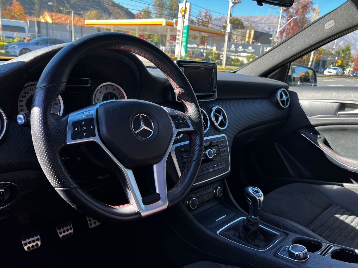 Mercedes-Benz A200 Blueefficiency 1.6 Mt año 2014