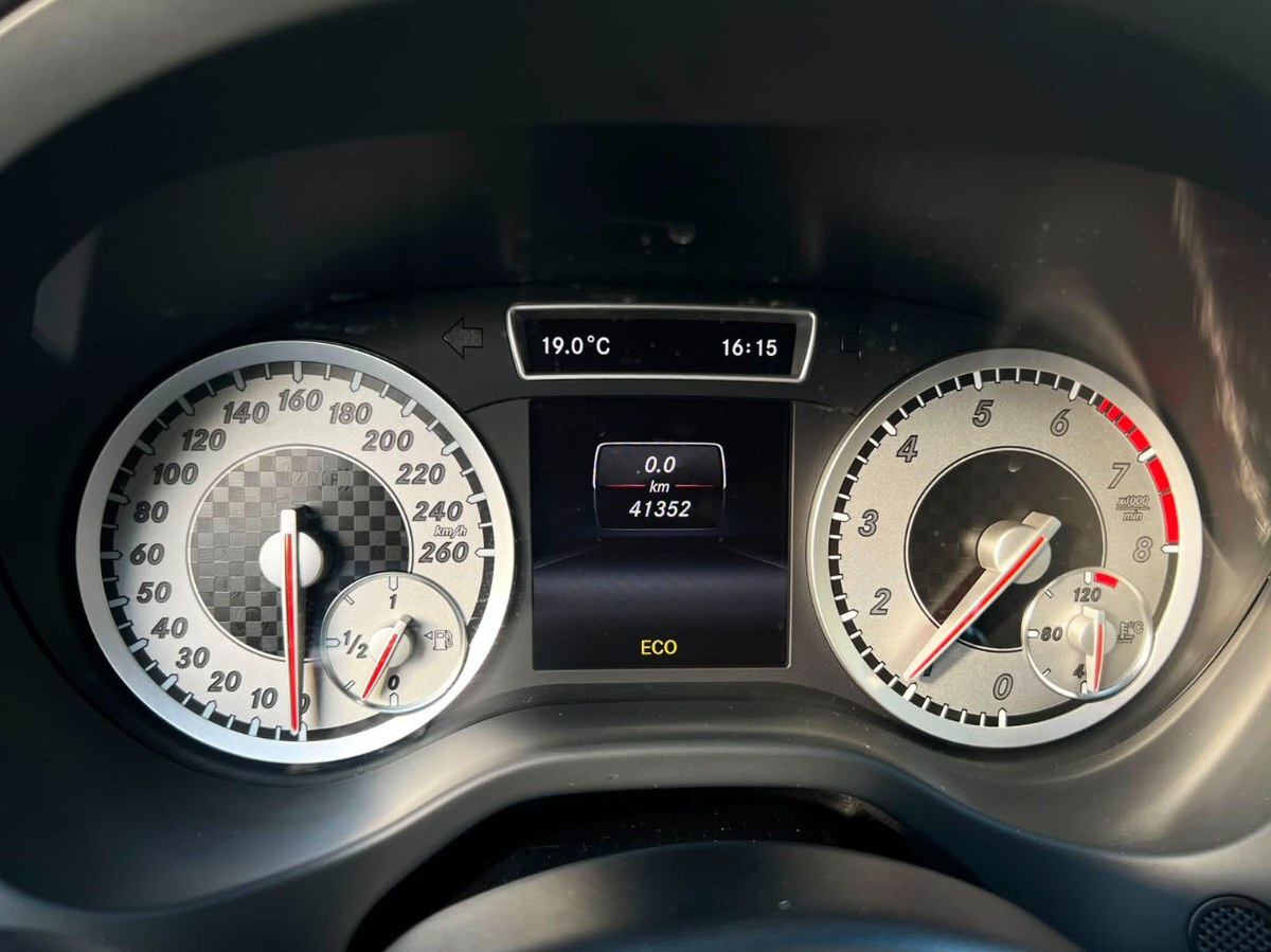 Mercedes-Benz A200 Blueefficiency 1.6 Mt año 2014